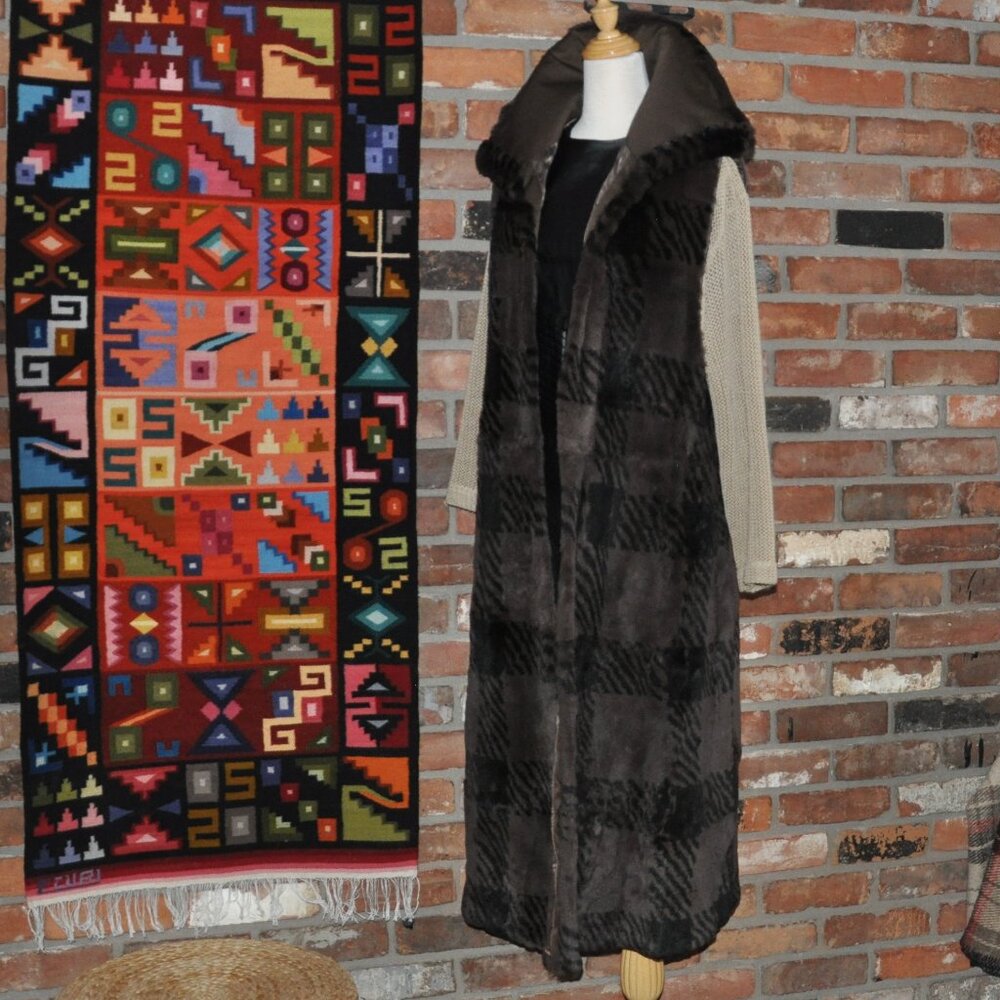 Nutria Fur Black & Brown Plaid Long Vest, XL Collar Sleeveless Coat Duster S